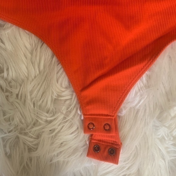 Express‎ Ribbed Ruffle Off Shoulder Bodysuit Small - Picture 8 of 10